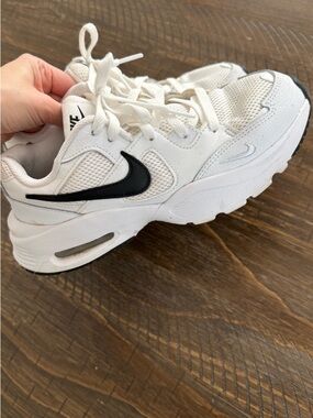Nike White and Black Swoosh Chunky Sneakers